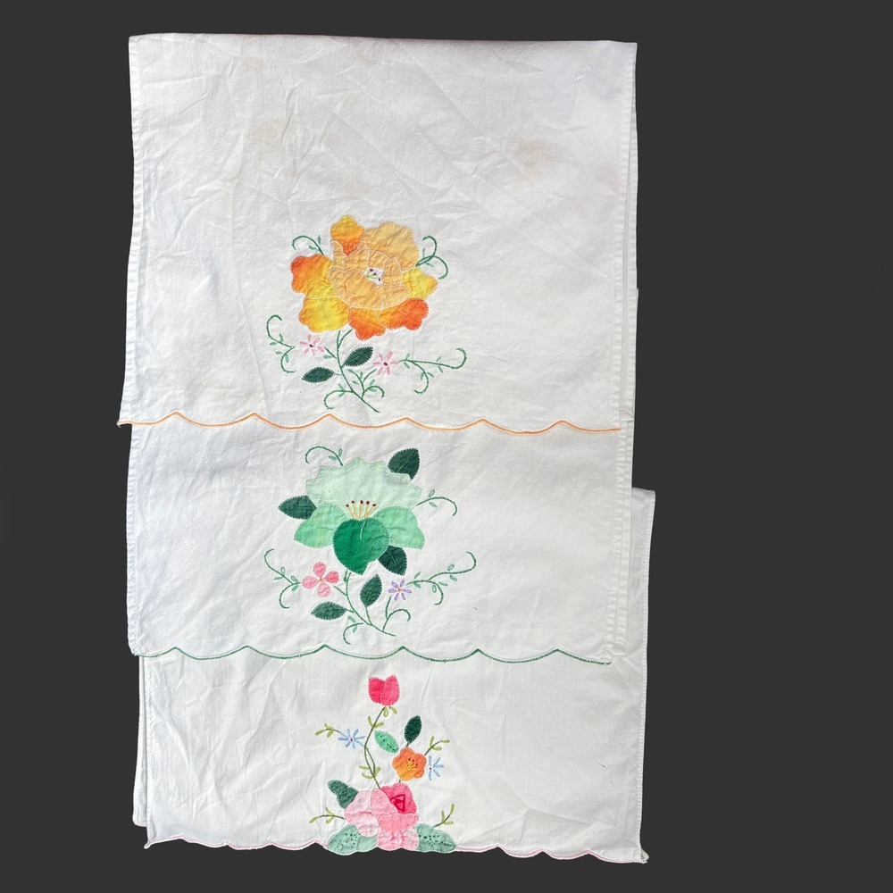 Vintage Hand Embroidered Floral Cotton Tea Towels Set of 3 Scalloped Edge White